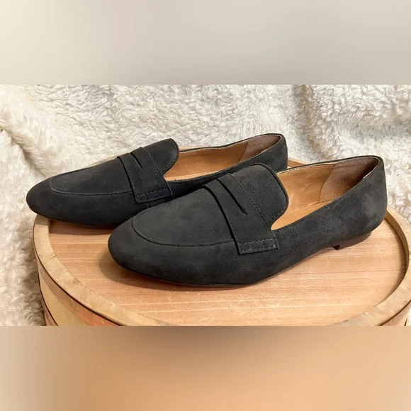 J. Crew Black Leather Loafers Slip-On Style J. Crew F5735 Womens 9.5 Black Suede Leather Slip On Tassel  main image 2